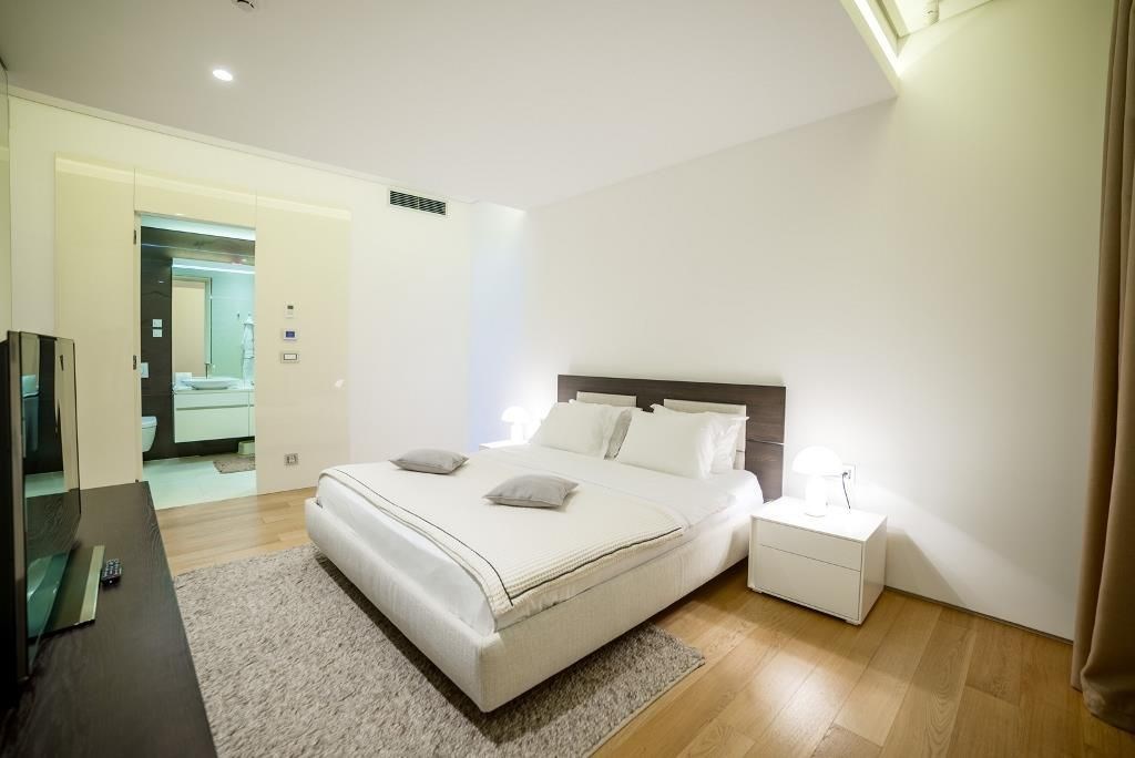 na-prodej-apartman-v-komplexu-v-1-rade-od-more-budva-cerna-hora