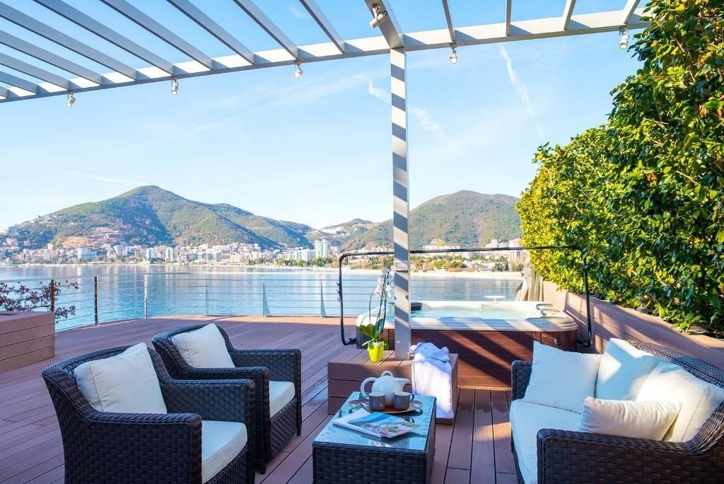 na-prodej-apartman-v-komplexu-v-1-rade-od-more-budva-cerna-hora