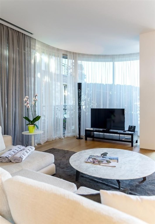 na-prodej-apartman-v-komplexu-v-1-rade-od-more-budva-cerna-hora