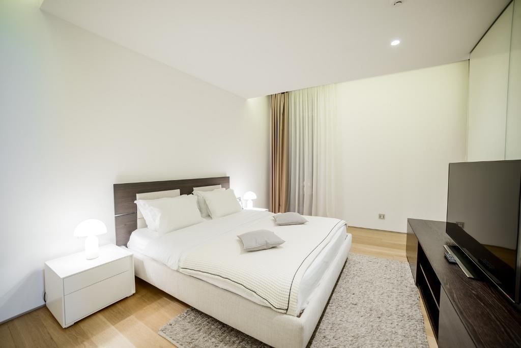 na-prodej-apartman-v-komplexu-v-1-rade-od-more-budva-cerna-hora