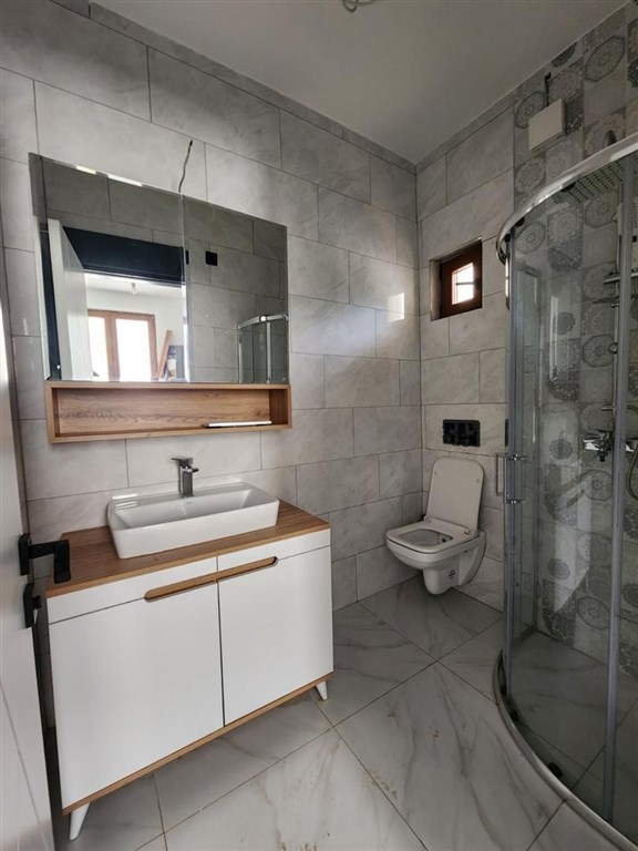 na-prodej-dvoupodlazni-apartman-s-vyhledem-na-more-bijela-cerna-hora