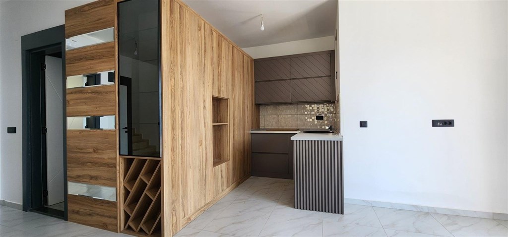 na-prodej-dvoupodlazni-apartman-s-vyhledem-na-more-bijela-cerna-hora