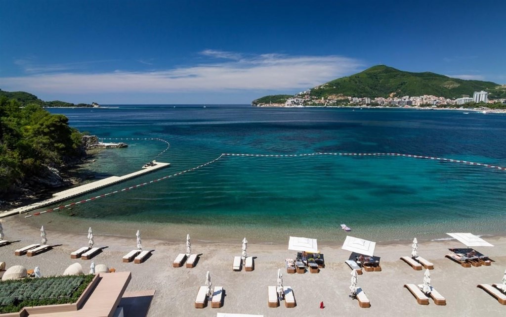 na-prodej-apartman-v-luxusnim-resortu-u-more-budva-cerna-hora