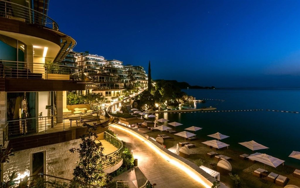 na-prodej-apartman-v-luxusnim-resortu-u-more-budva-cerna-hora