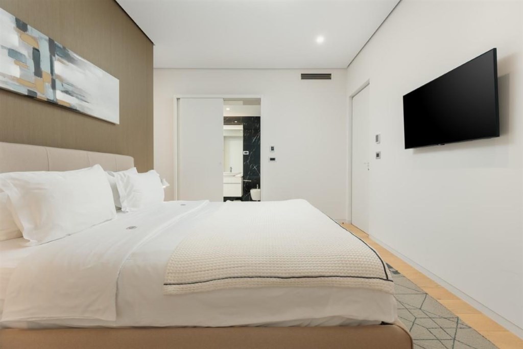 na-prodej-apartman-v-luxusnim-resortu-u-more-budva-cerna-hora
