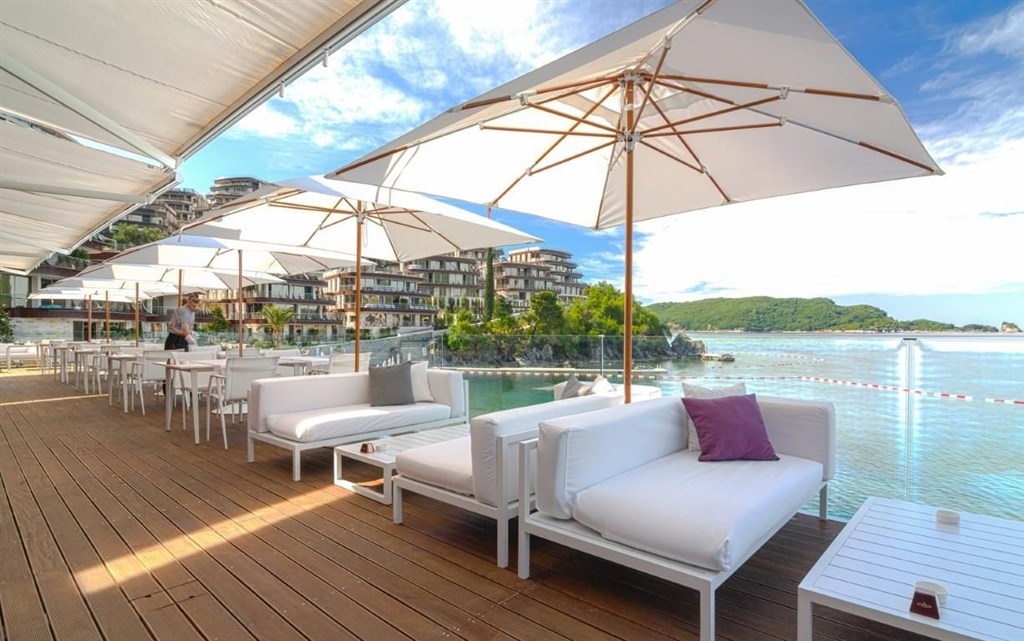 na-prodej-apartman-v-luxusnim-resortu-u-more-budva-cerna-hora