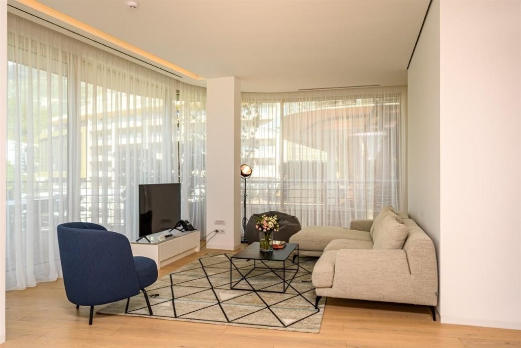 na-prodej-luxusni-apartman-v-resortu-primo-u-more-budva-cerna-hora