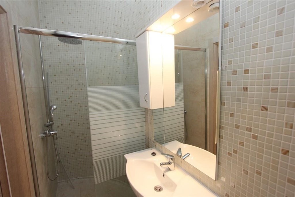 na-prodej-penthouse-s-vyhledem-na-more-dobra-voda-cerna-hora