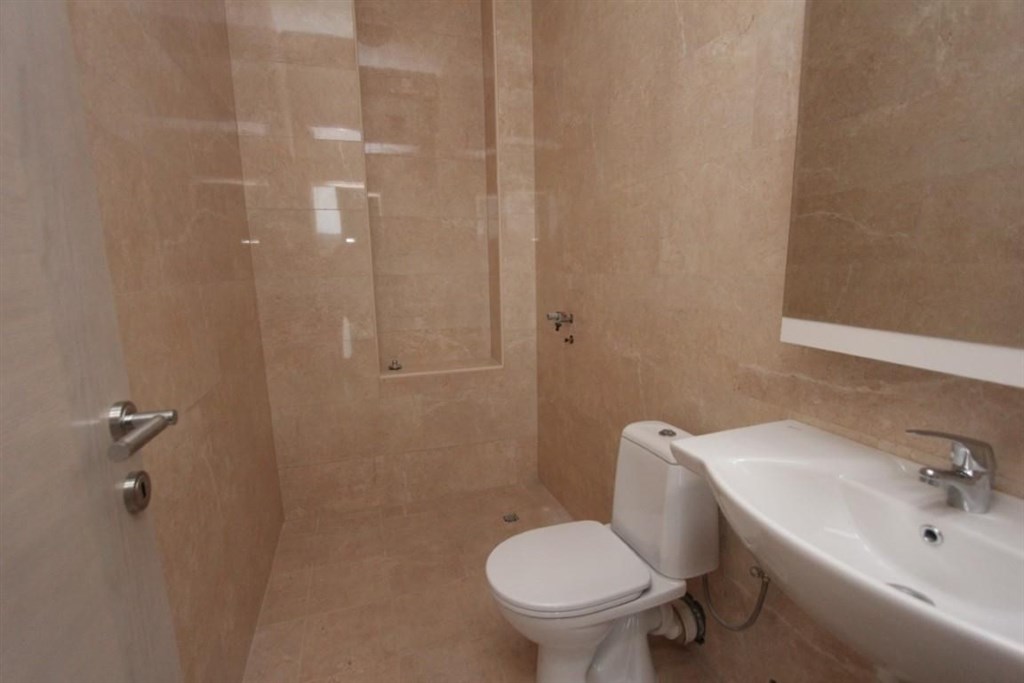 na-prodej-penthouse-s-vyhledem-na-more-dobra-voda-cerna-hora
