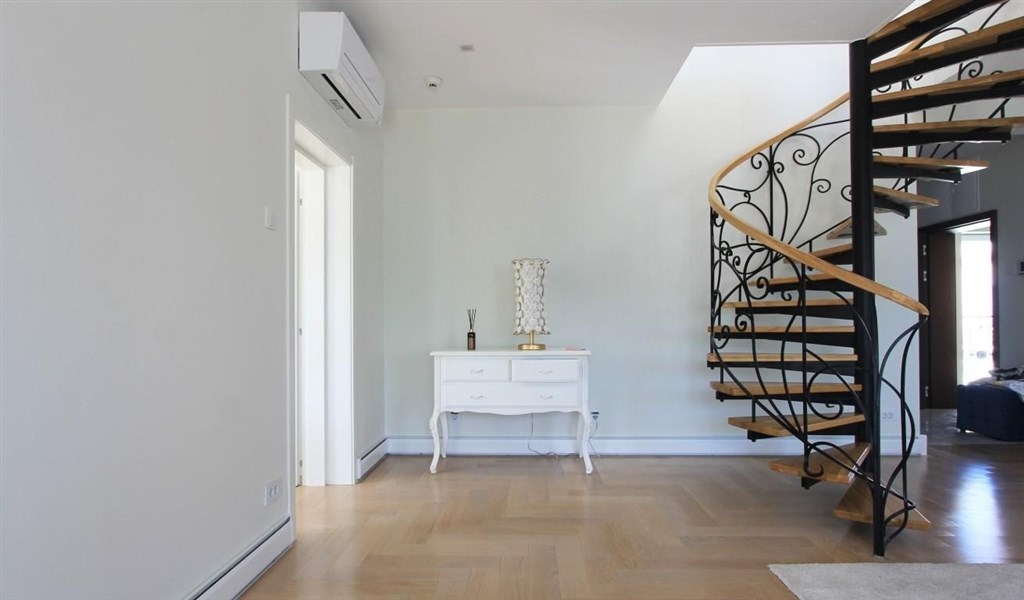 na-prodej-novy-penthouse-s-vyhledem-na-more-djenovici-cerna-hora