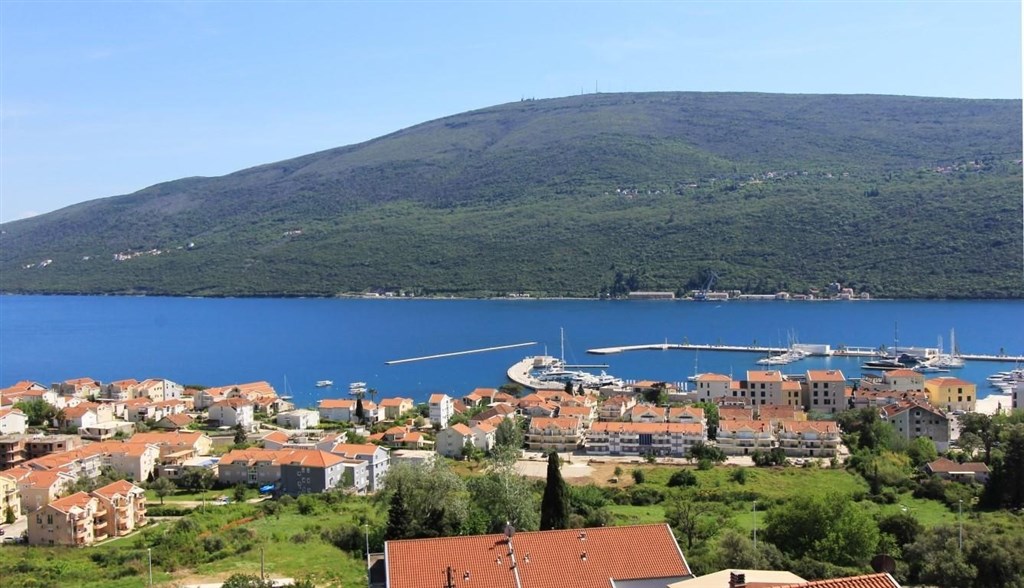 na-prodej-novy-penthouse-s-vyhledem-na-more-djenovici-cerna-hora