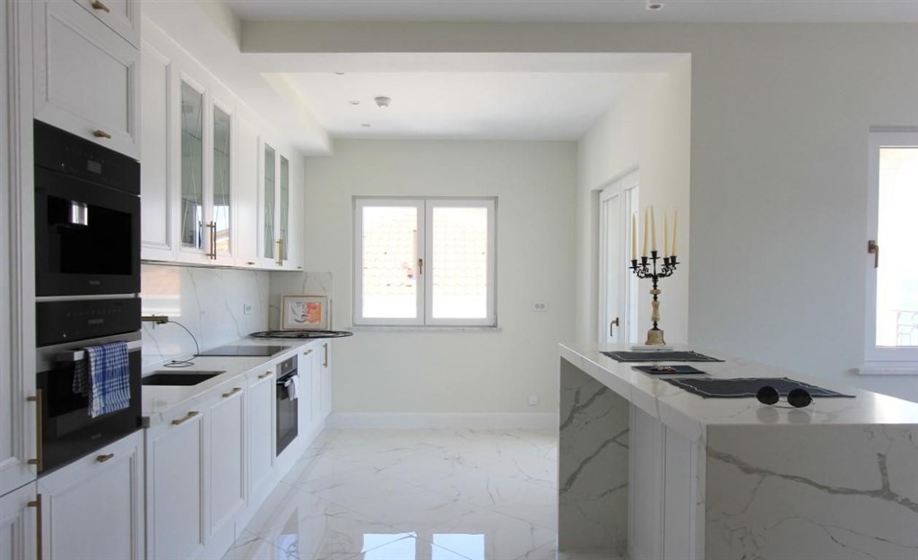 na-prodej-novy-penthouse-s-vyhledem-na-more-djenovici-cerna-hora