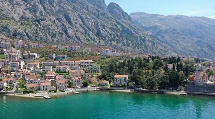 na-prodej-prostorny-apartman-s-vyhledem-na-more-dobrota-cerna-hora