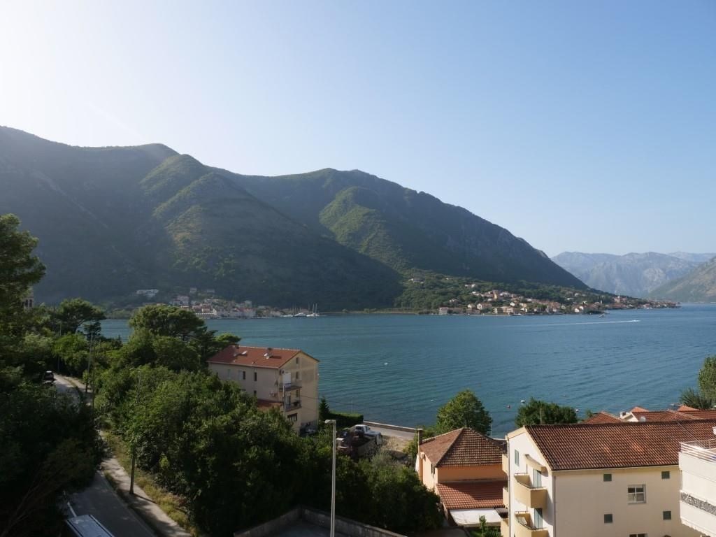 na-prodej-prostorny-apartman-s-vyhledem-na-more-dobrota-cerna-hora