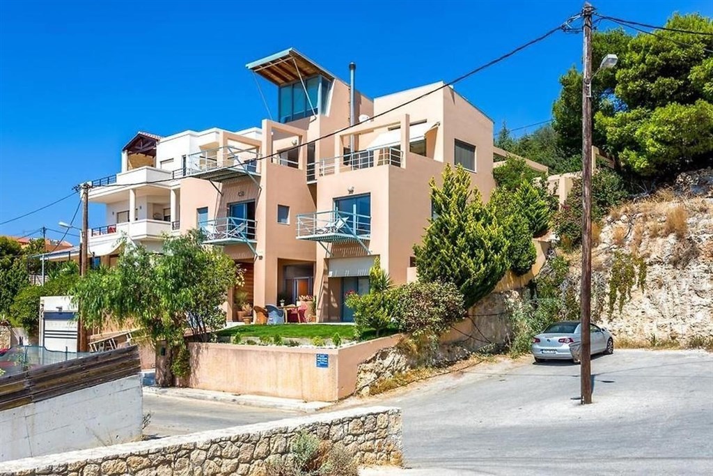 na-prodej-2-prepychove-vily-s-vyhledem-na-more-kreta-recko