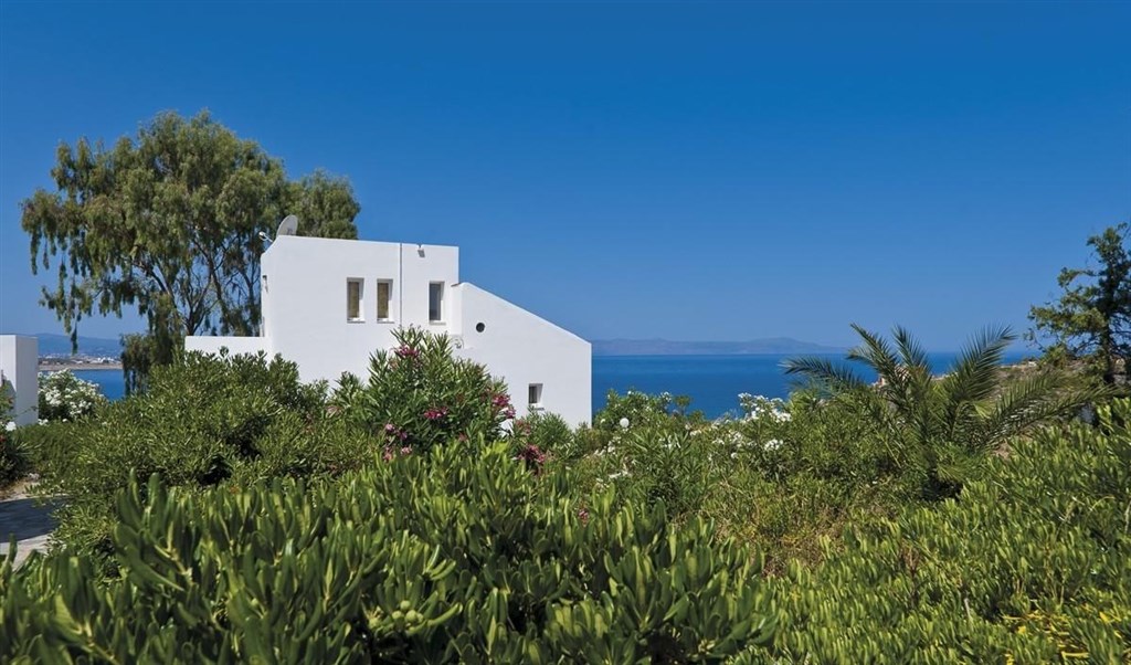 hotel-s-restauraci-a-otevrenym-vyhledem-na-more-kreta-recko