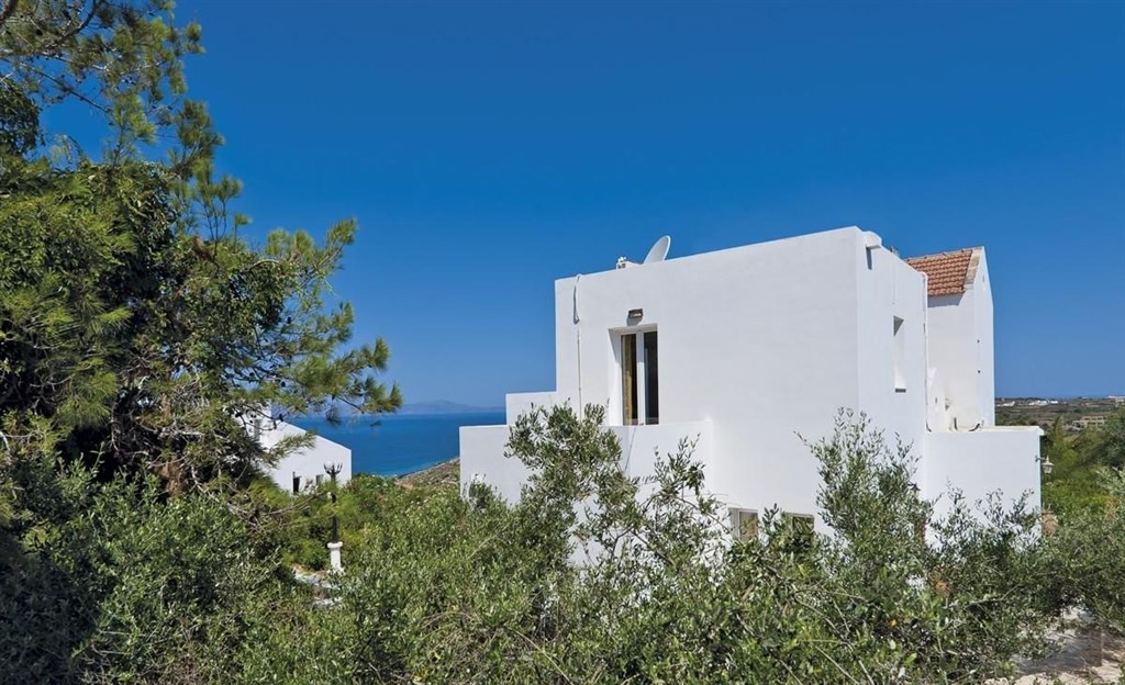 hotel-s-restauraci-a-otevrenym-vyhledem-na-more-kreta-recko