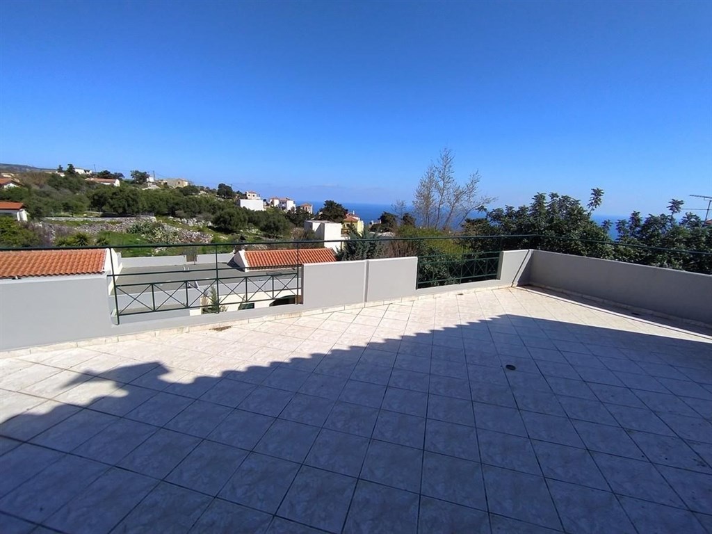 pekny-mezonet-s-velkou-terasou-a-vyhledem-na-more-kreta-recko