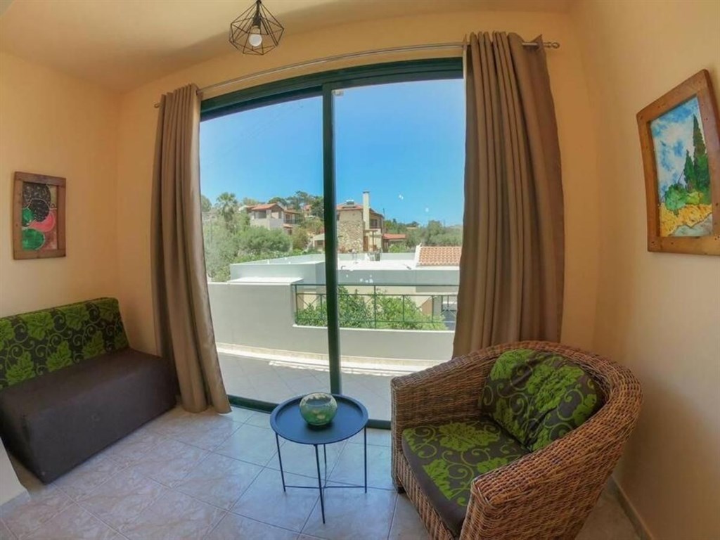 pekny-mezonet-s-velkou-terasou-a-vyhledem-na-more-kreta-recko