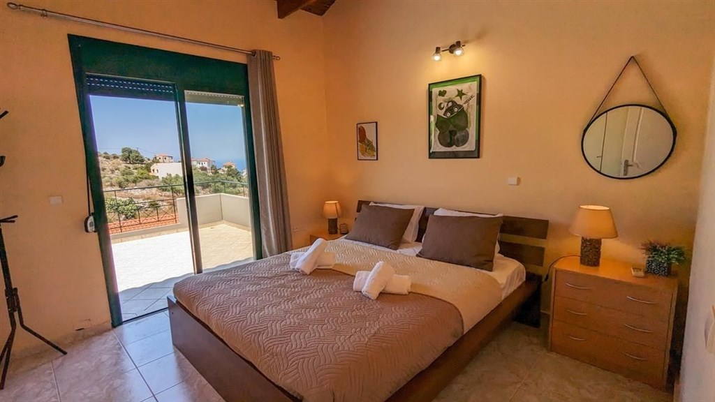 pekny-mezonet-s-velkou-terasou-a-vyhledem-na-more-kreta-recko