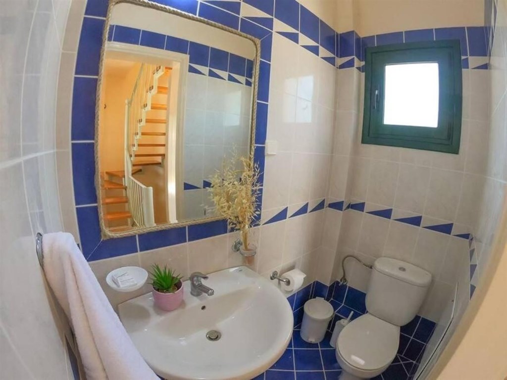 pekny-mezonet-s-velkou-terasou-a-vyhledem-na-more-kreta-recko