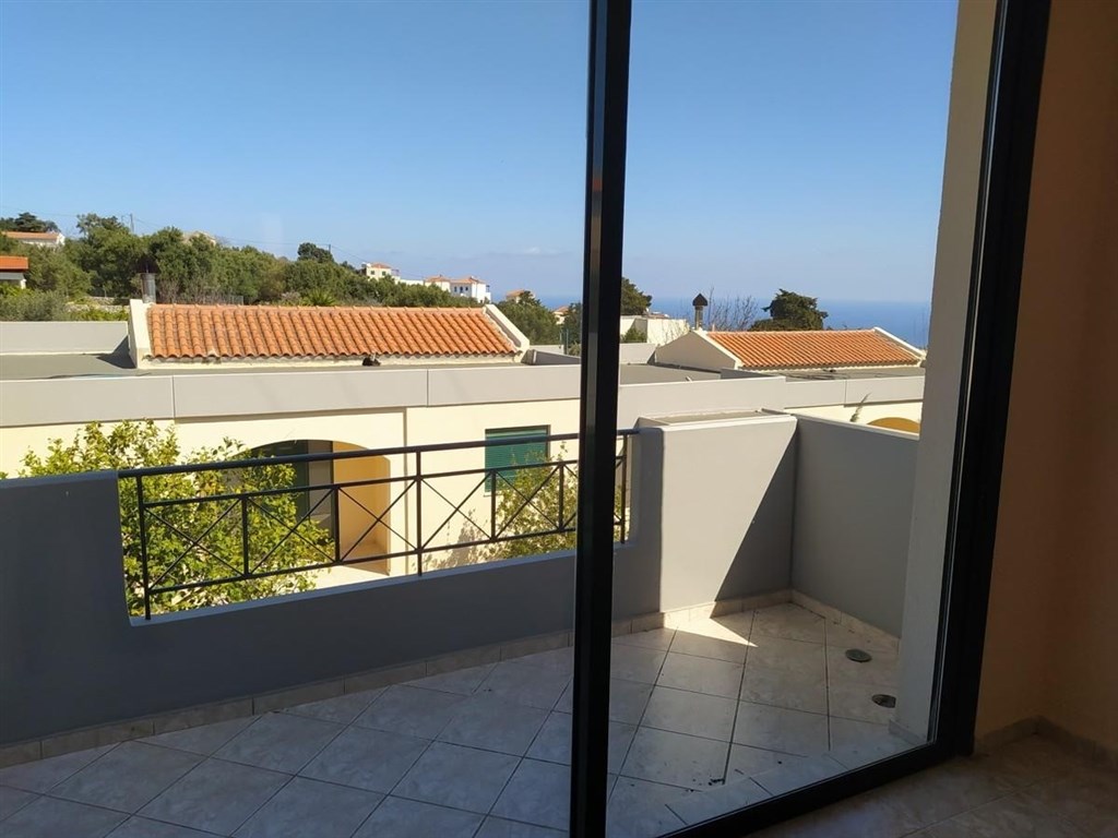 pekny-mezonet-s-velkou-terasou-a-vyhledem-na-more-kreta-recko