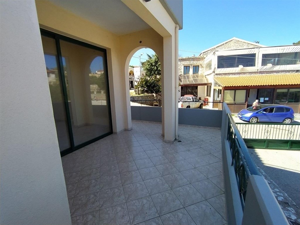 pekny-mezonet-s-velkou-terasou-a-vyhledem-na-more-kreta-recko