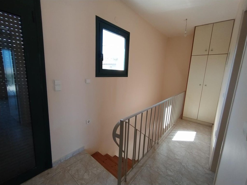 pekny-mezonet-s-velkou-terasou-a-vyhledem-na-more-kreta-recko