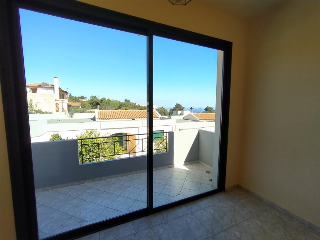 pekny-mezonet-s-velkou-terasou-a-vyhledem-na-more-kreta-recko