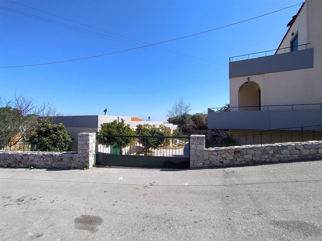 pekny-mezonet-s-velkou-terasou-a-vyhledem-na-more-kreta-recko