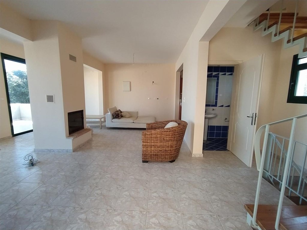 pekny-mezonet-s-velkou-terasou-a-vyhledem-na-more-kreta-recko