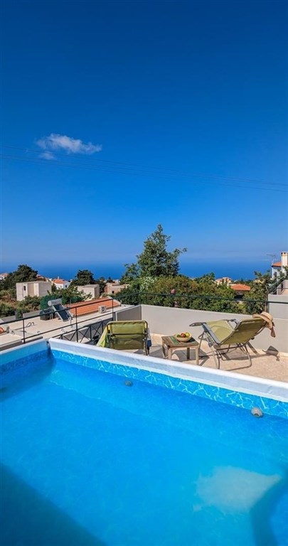 pekny-mezonet-s-velkou-terasou-a-vyhledem-na-more-kreta-recko