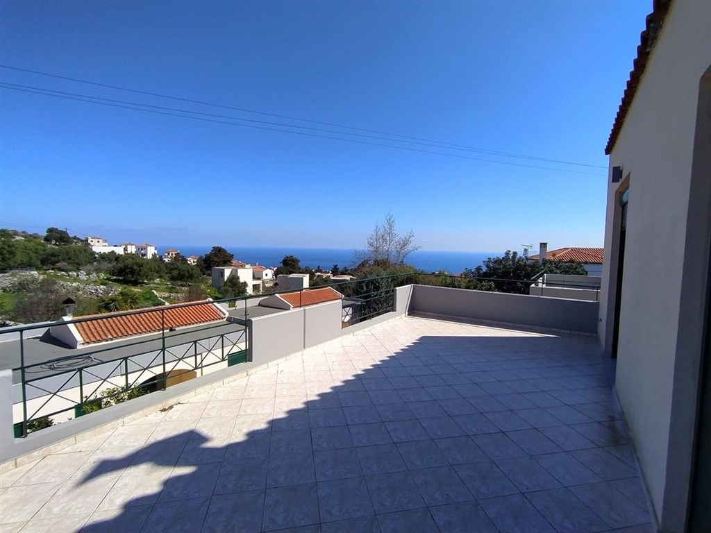 pekny-mezonet-s-velkou-terasou-a-vyhledem-na-more-kreta-recko
