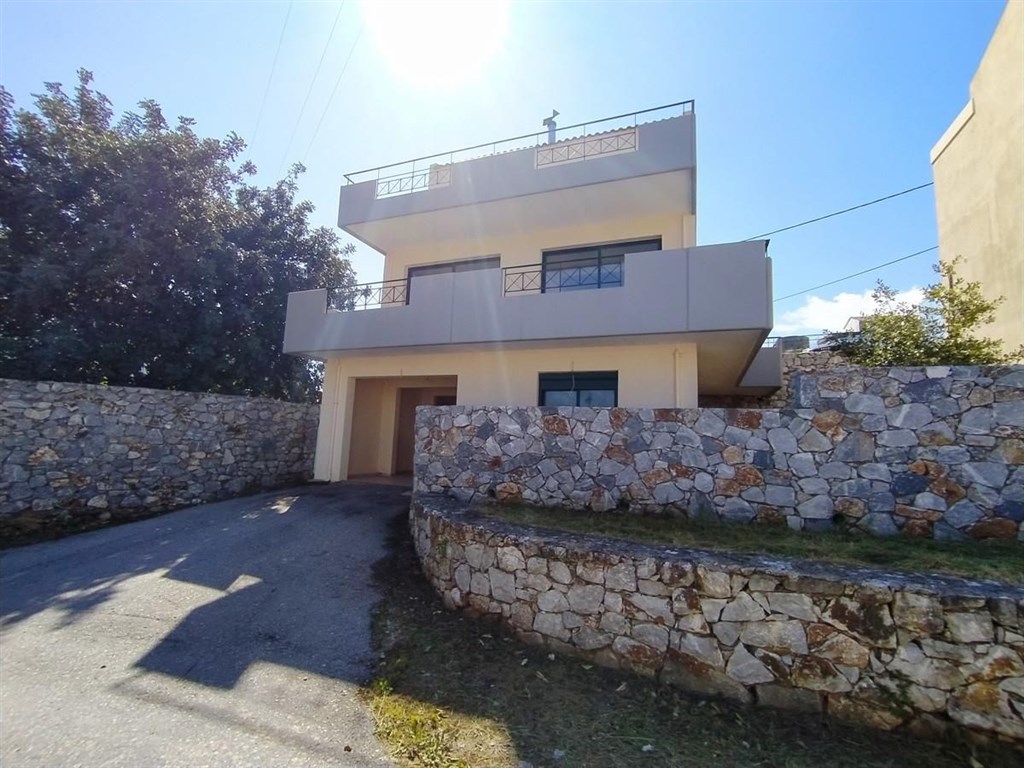 pekny-mezonet-s-velkou-terasou-a-vyhledem-na-more-kreta-recko