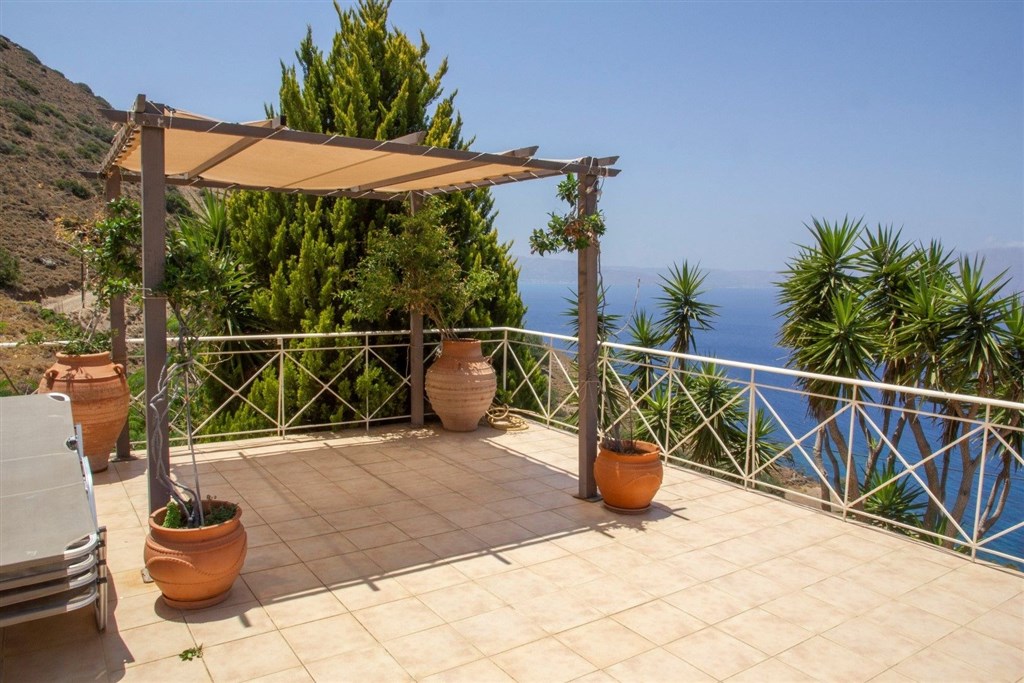 na-prodej-vila-s-bazenem-a-uchvatnym-vyhledem-na-more-kreta-recko