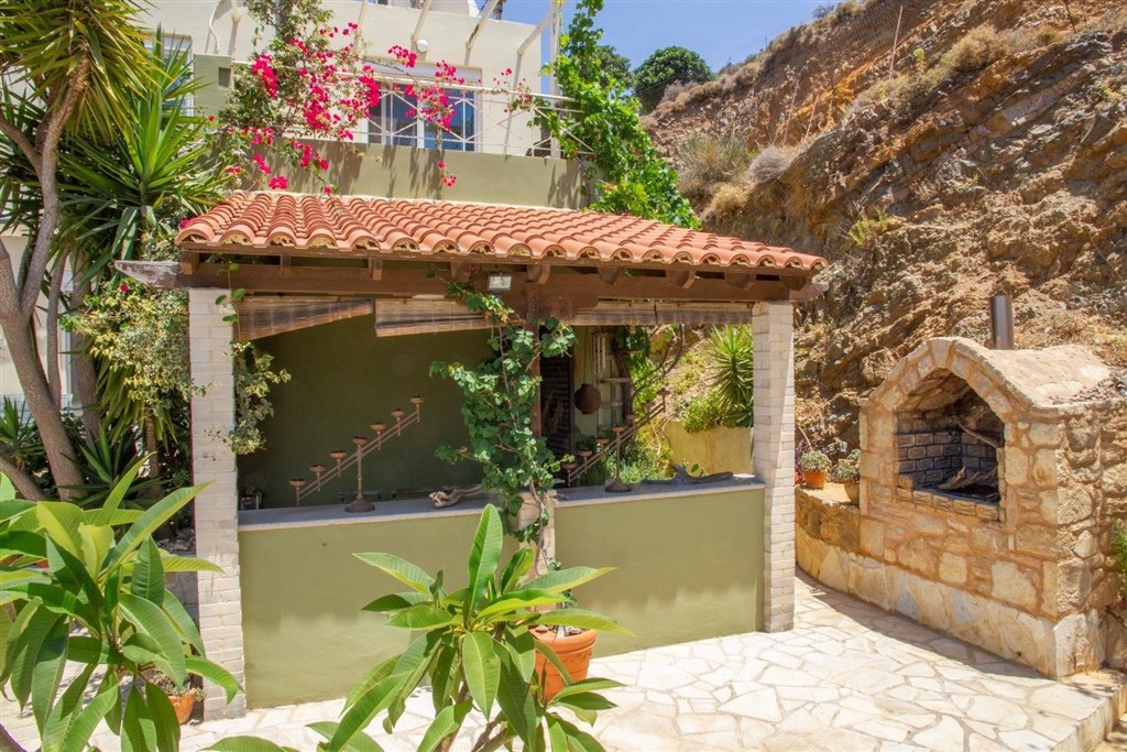 na-prodej-vila-s-bazenem-a-uchvatnym-vyhledem-na-more-kreta-recko