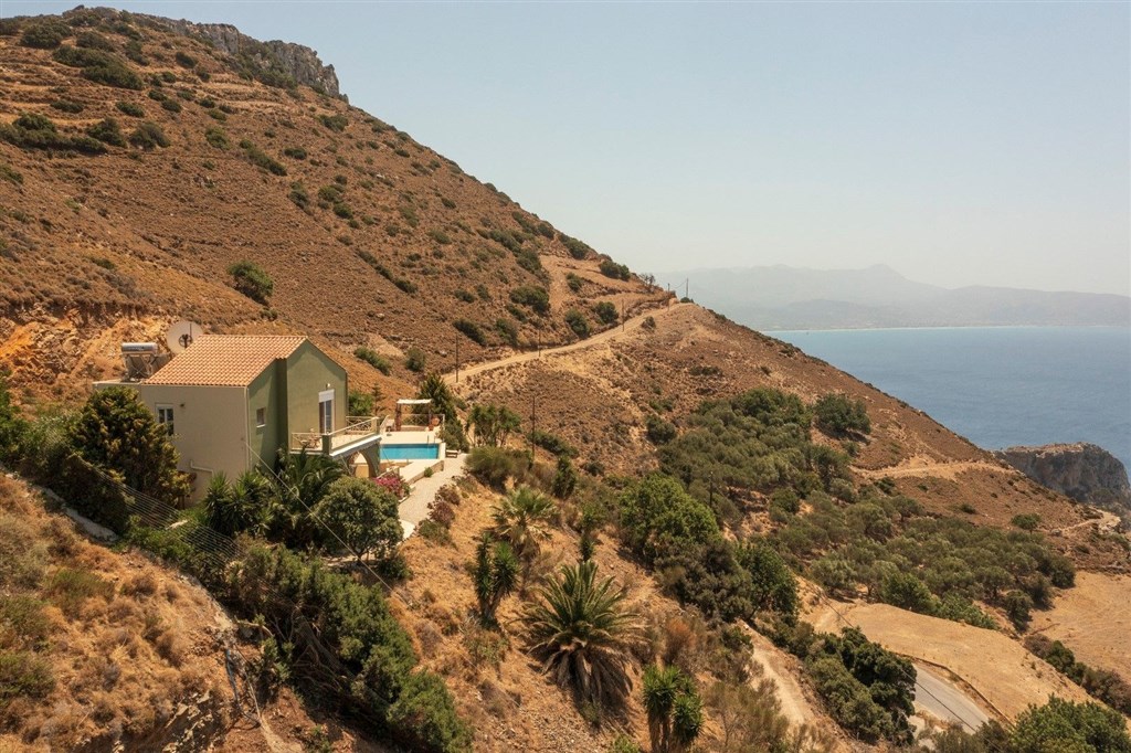 na-prodej-vila-s-bazenem-a-uchvatnym-vyhledem-na-more-kreta-recko