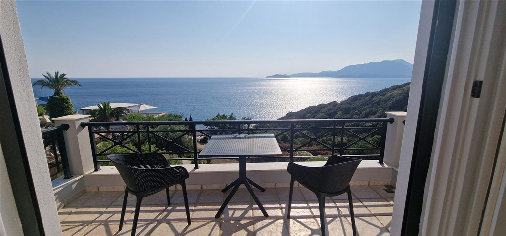 na-prodej-luxusni-designova-vila-s-vyhledem-na-more-kreta-recko