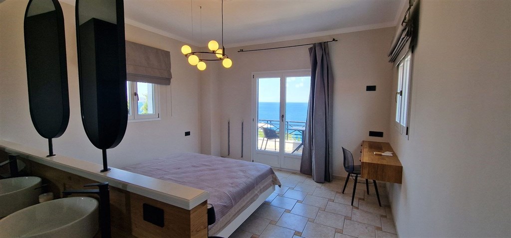 na-prodej-luxusni-designova-vila-s-vyhledem-na-more-kreta-recko