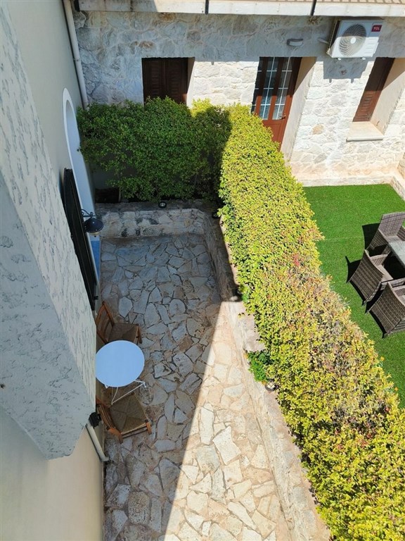 na-prodej-tradicni-vila-s-upravenou-zahradou-kreta-recko