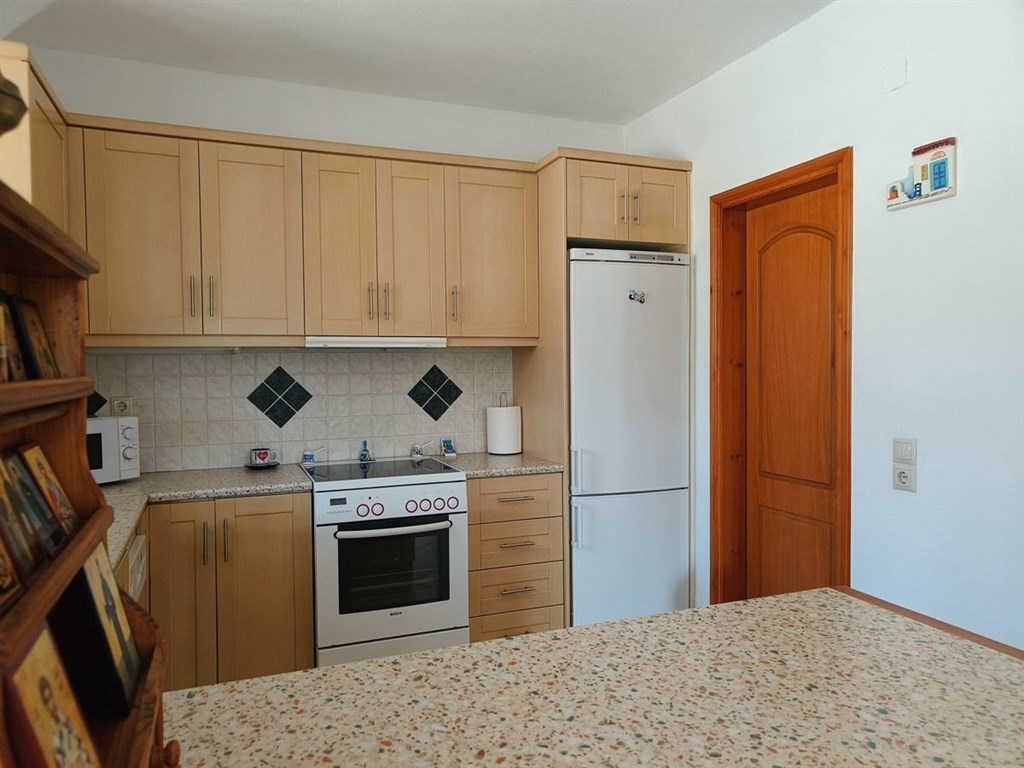 na-prodej-tradicni-vila-s-upravenou-zahradou-kreta-recko