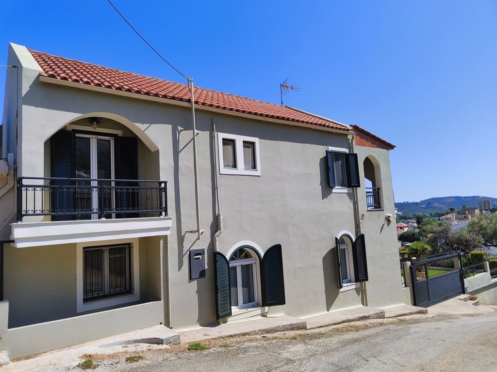 na-prodej-tradicni-vila-s-upravenou-zahradou-kreta-recko