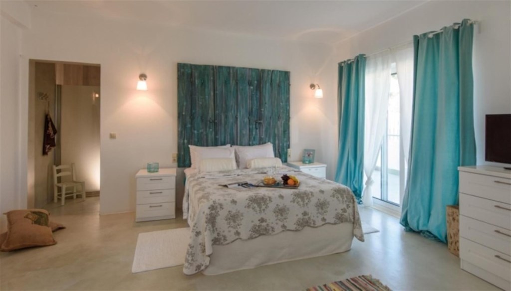 na-prodej-nadherna-vila-s-bazenem-a-zahradou-kreta-recko