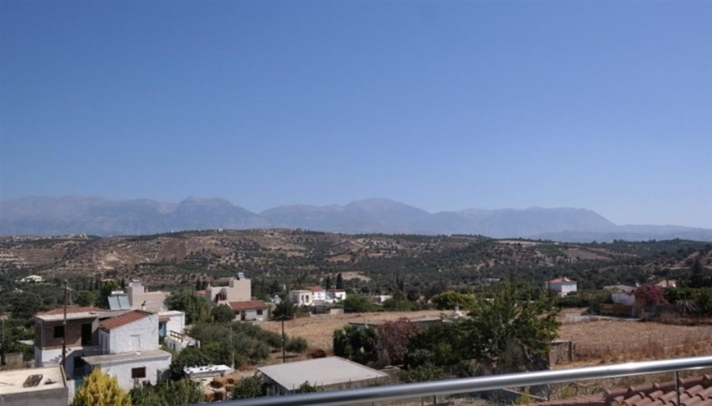 na-prodej-nadherna-vila-s-bazenem-a-zahradou-kreta-recko