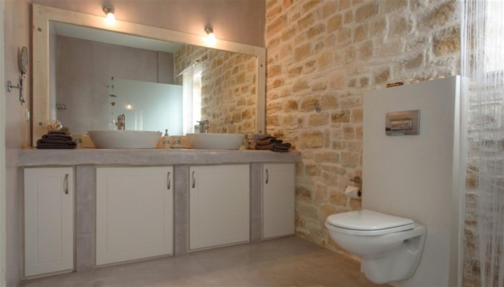 na-prodej-nadherna-vila-s-bazenem-a-zahradou-kreta-recko