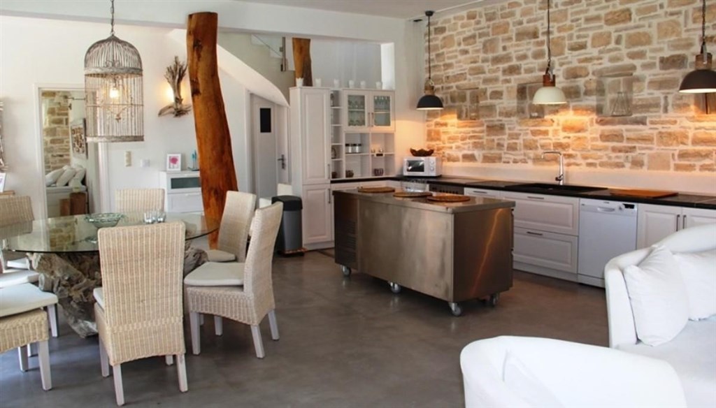 na-prodej-nadherna-vila-s-bazenem-a-zahradou-kreta-recko