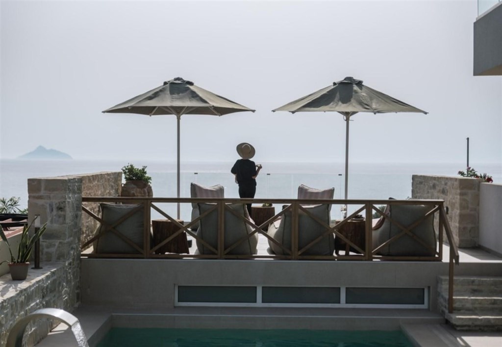 na-prodej-nova-moderni-vila-blizko-more-a-plaze-kreta-recko