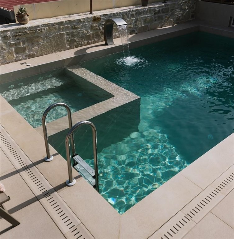 na-prodej-nova-moderni-vila-blizko-more-a-plaze-kreta-recko