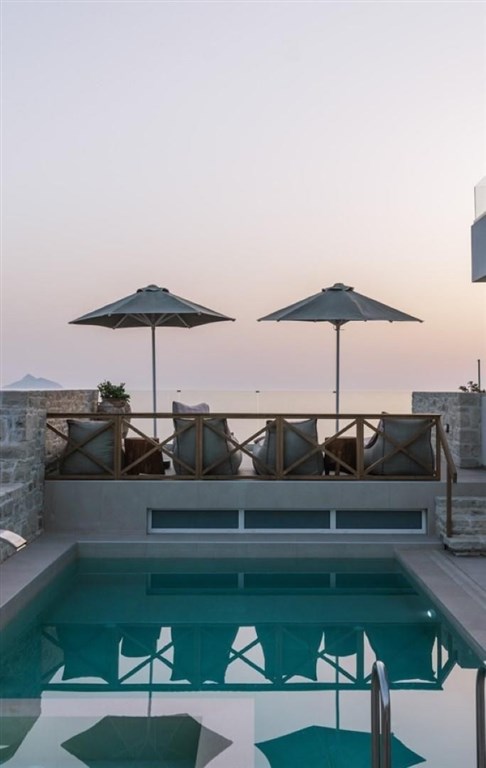 na-prodej-nova-moderni-vila-blizko-more-a-plaze-kreta-recko