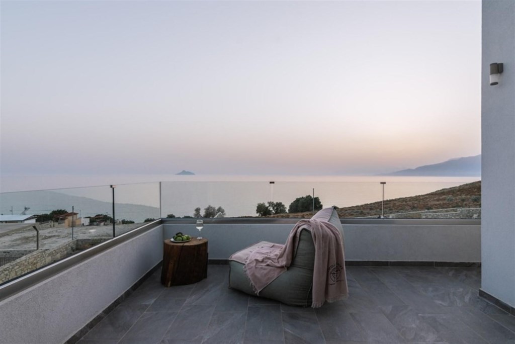 na-prodej-nova-moderni-vila-blizko-more-a-plaze-kreta-recko